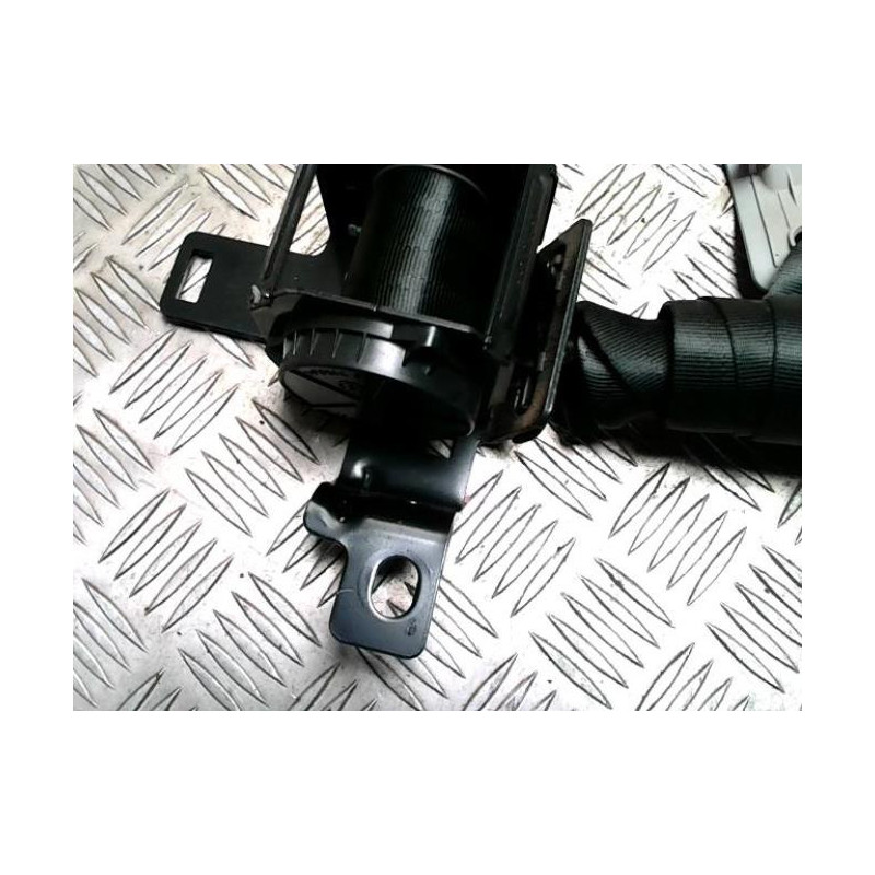 Ceinture arriere centrale KIA VENGA PHASE 1 d’occasion