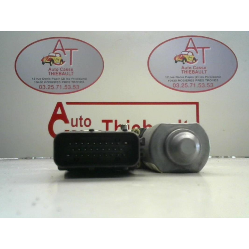 Mot. leve vitre avant gauche VOLKSWAGEN POLO 1.4 16V d’occasion