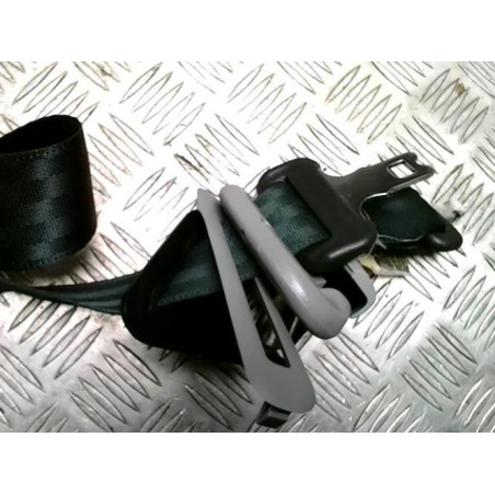 Ceinture arriere centrale TOYOTA YARIS 2 PHASE 2 d’occasion