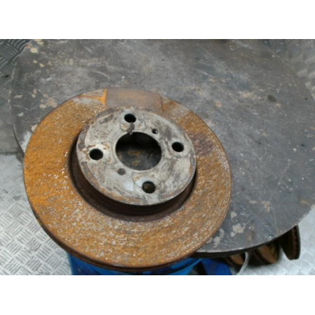 Disque avant gauche (freinage) TOYOTA YARIS 2 PHASE 2 d’occasion