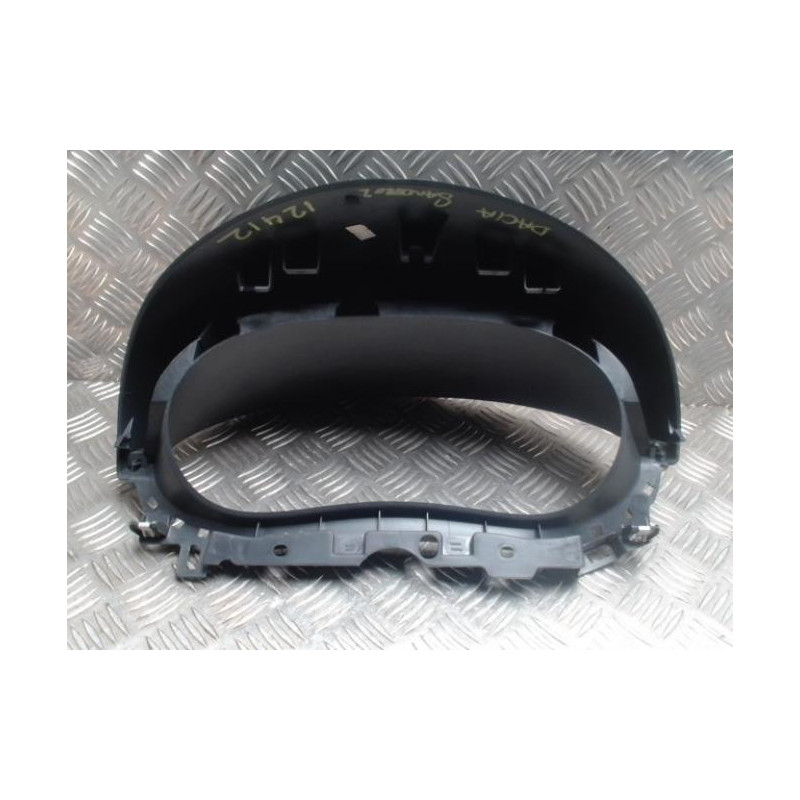 Casquette tableau de bord DACIA SANDERO 1 d’occasion