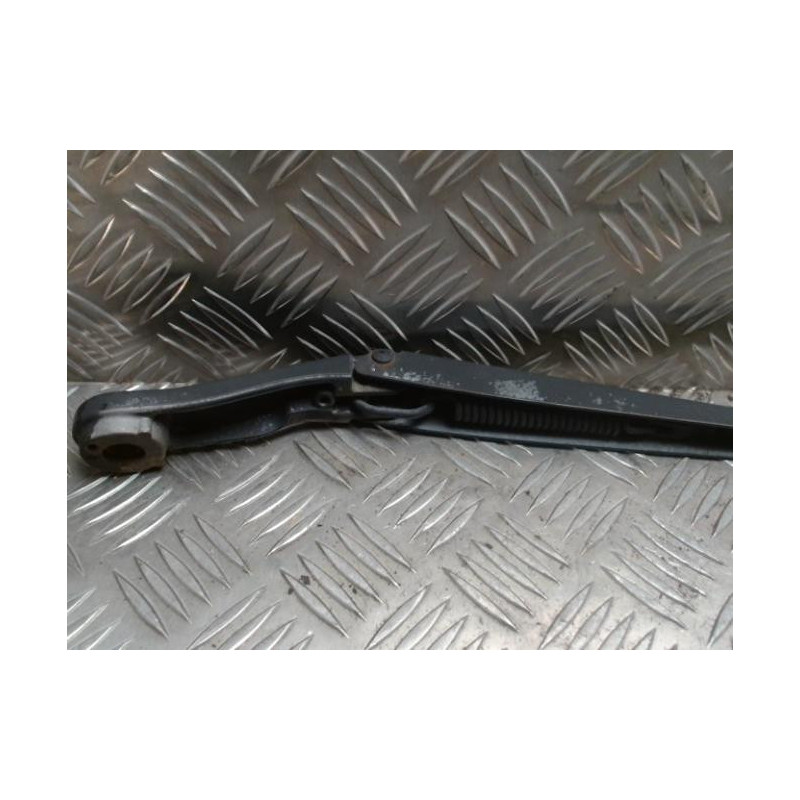 Bras essuie glace avant gauche NISSAN MICRA 3 PHASE 1 d’occasion