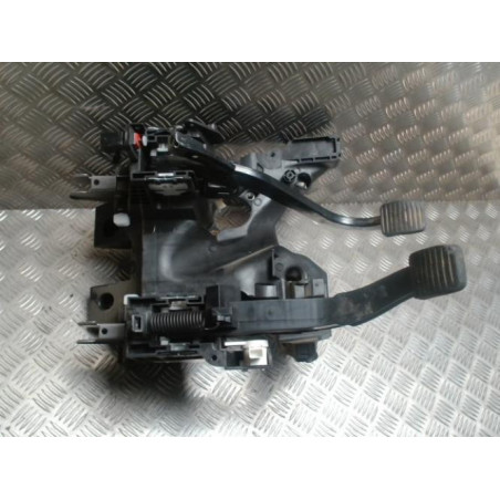 Pedalier OPEL MERIVA B PHASE 1 d’occasion