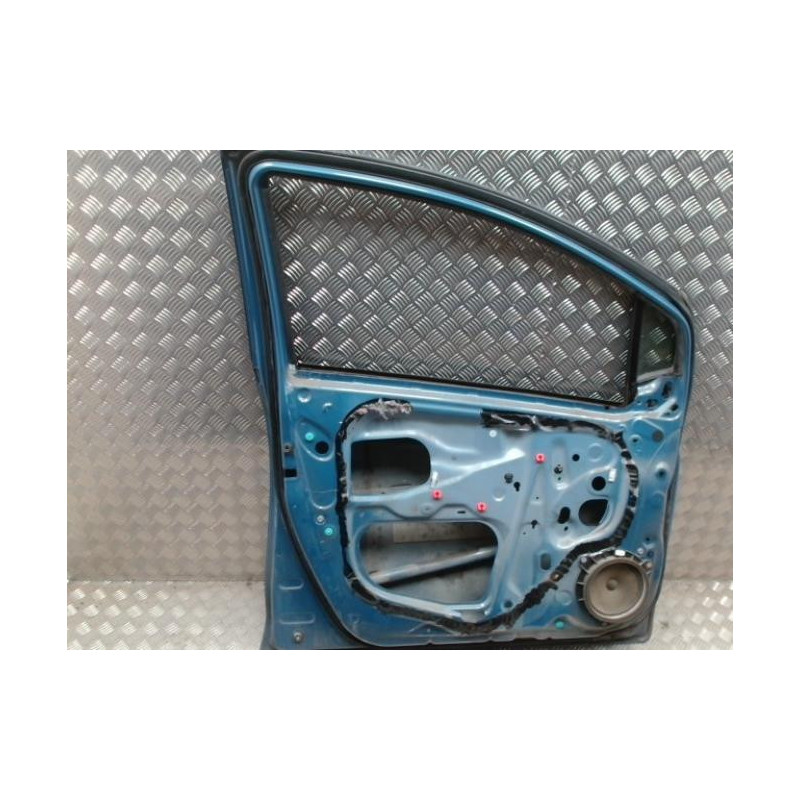 Porte avant gauche TOYOTA YARIS 2 PHASE 1 d’occasion