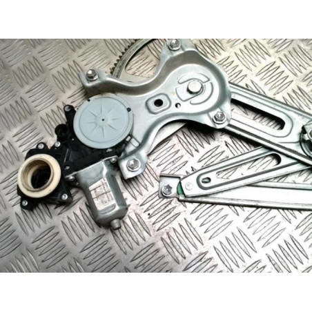Leve vitre electrique avant gauche TOYOTA YARIS 2 PHASE 1 d’occasion