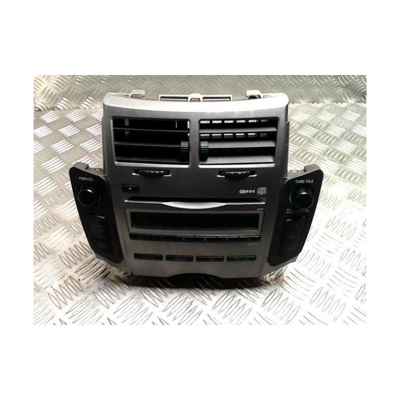 Autoradio d'origine TOYOTA YARIS 2 PHASE 2 d’occasion