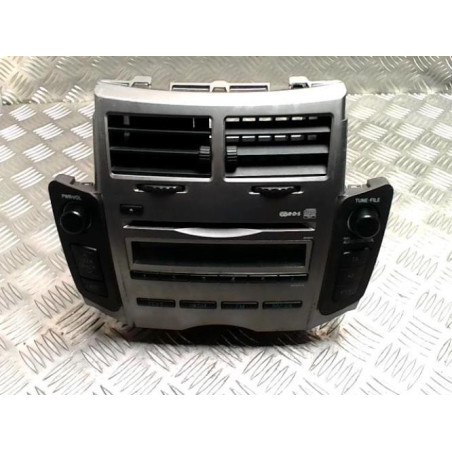 Autoradio d'origine TOYOTA YARIS 2 PHASE 2 d’occasion