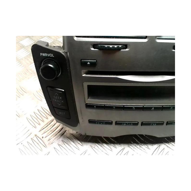 Autoradio d'origine TOYOTA YARIS 2 PHASE 2 d’occasion