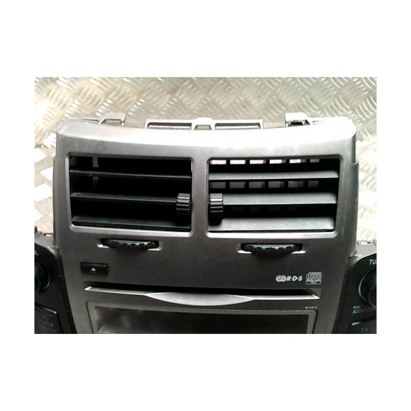 Autoradio d'origine TOYOTA YARIS 2 PHASE 2 d’occasion