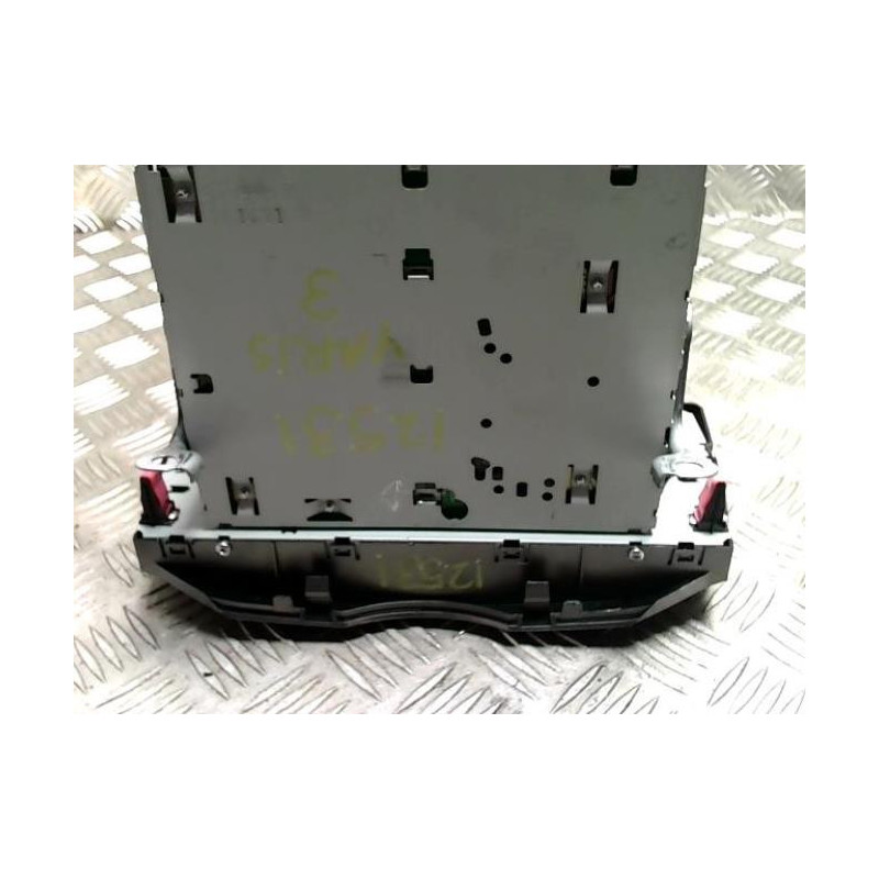 Autoradio d'origine TOYOTA YARIS 2 PHASE 2 d’occasion