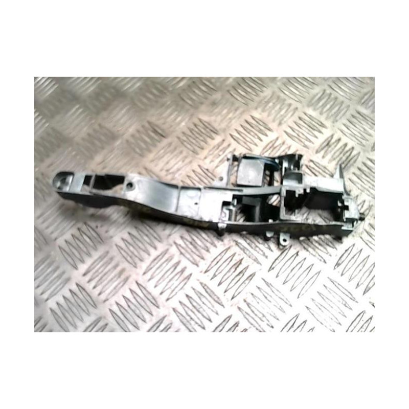 Support poignee porte avant gauche PEUGEOT 208 1 PHASE 1 d’occasion