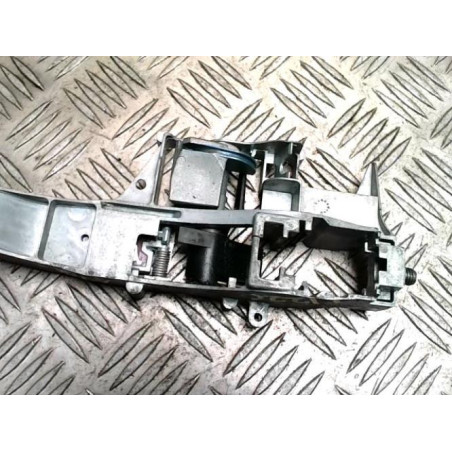 Support poignee porte avant gauche PEUGEOT 208 1 PHASE 1 d’occasion