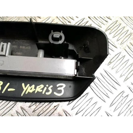 Feu arriere stop central TOYOTA YARIS 2 PHASE 2 d’occasion