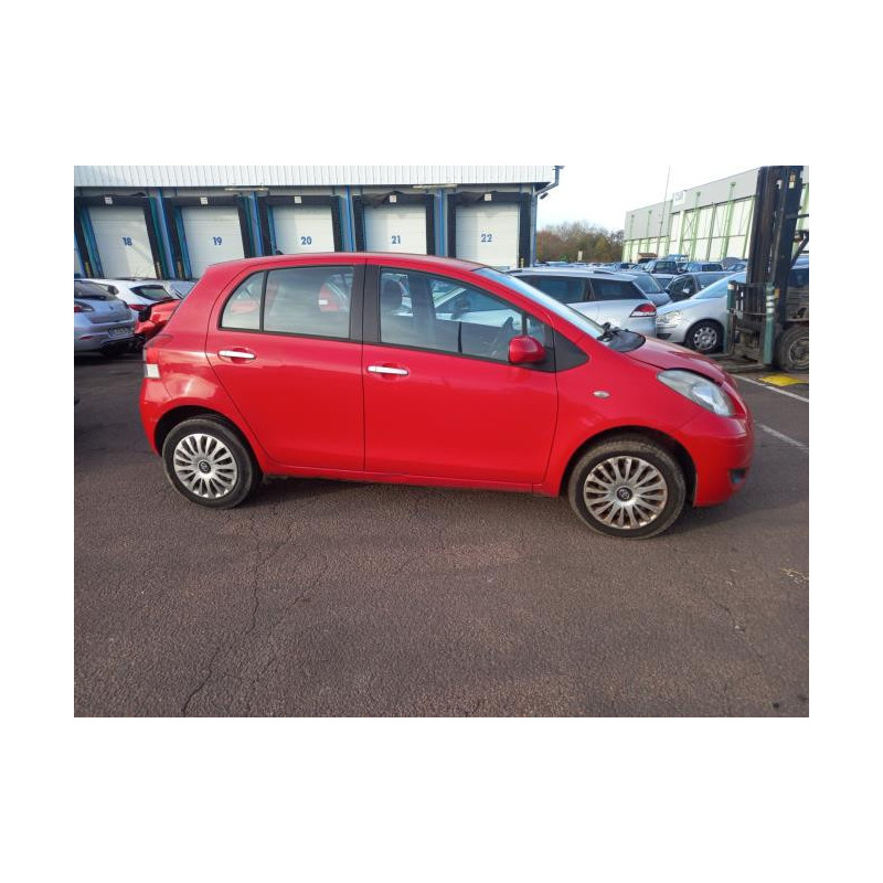 Poignee de maintien avant gauche TOYOTA YARIS 2 PHASE 2 d’occasion
