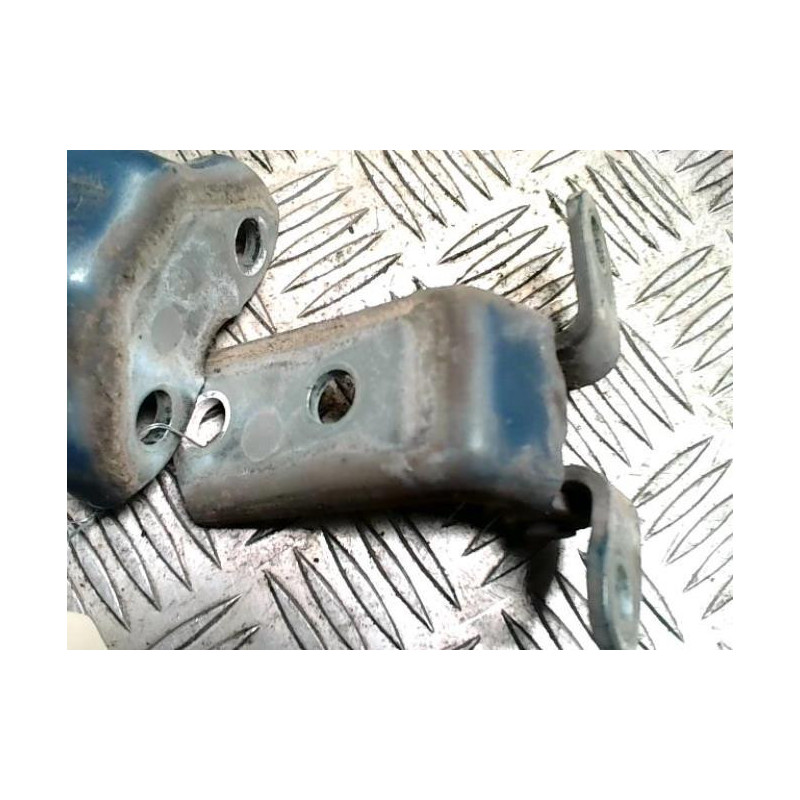 Charniere de porte arriere droit TOYOTA YARIS 2 PHASE 1 d’occasion