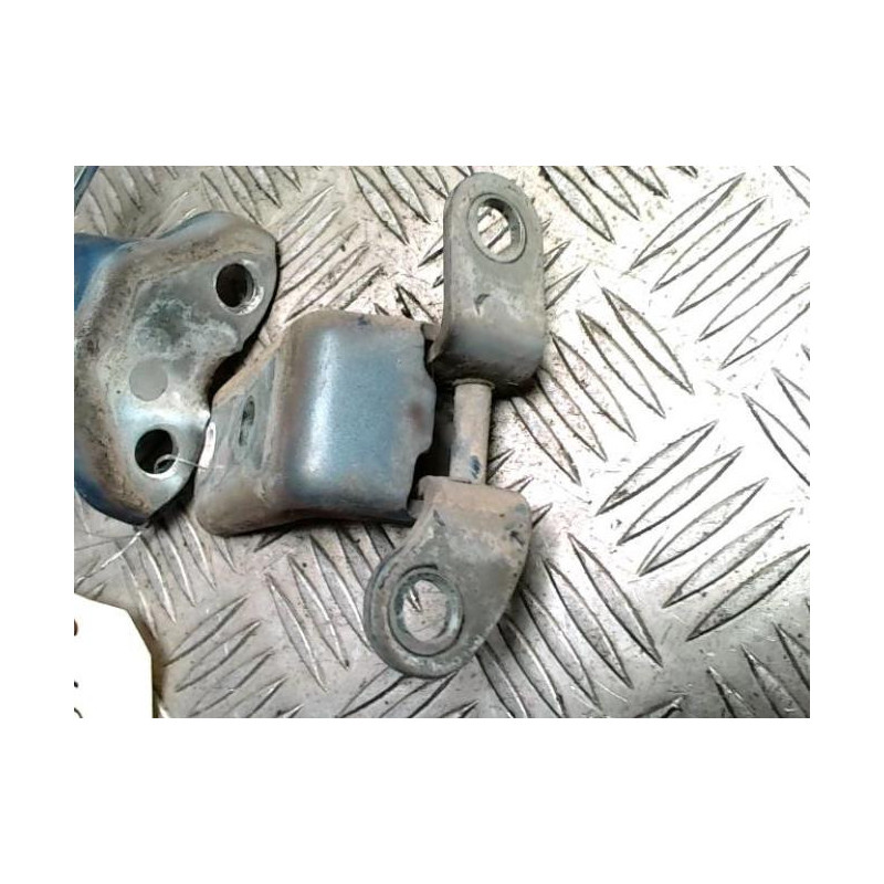 Charniere de porte arriere droit TOYOTA YARIS 2 PHASE 1 d’occasion