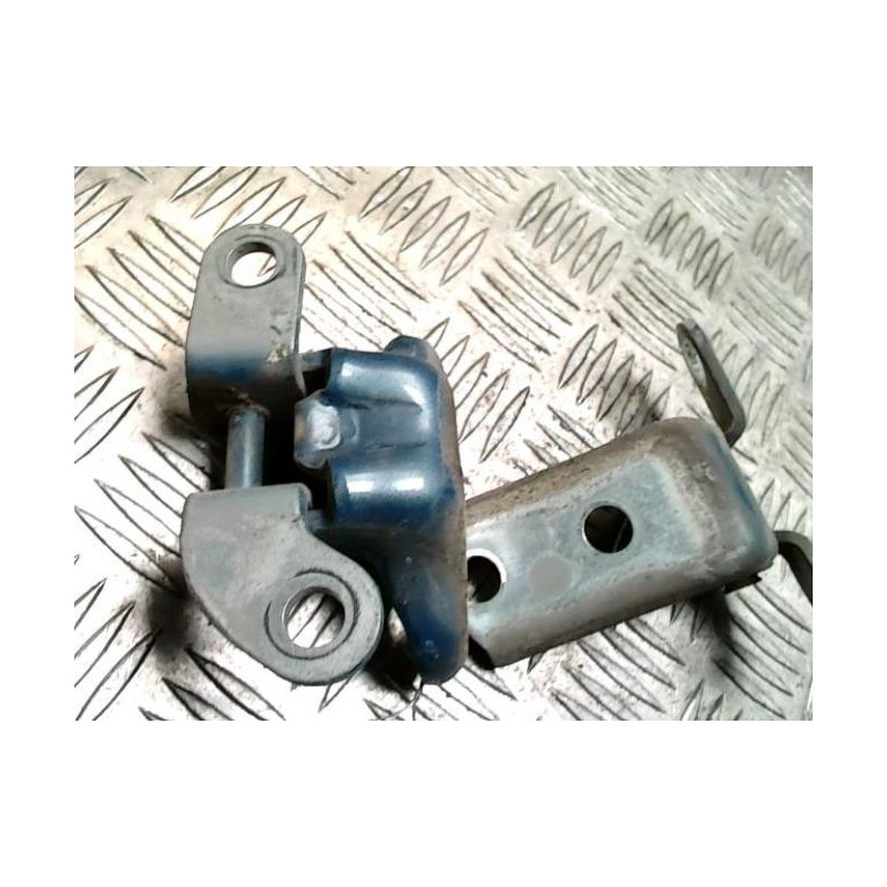 Charniere de porte arriere droit TOYOTA YARIS 2 PHASE 1 d’occasion