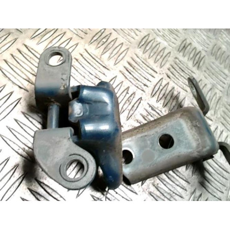 Charniere de porte arriere droit TOYOTA YARIS 2 PHASE 1 d’occasion