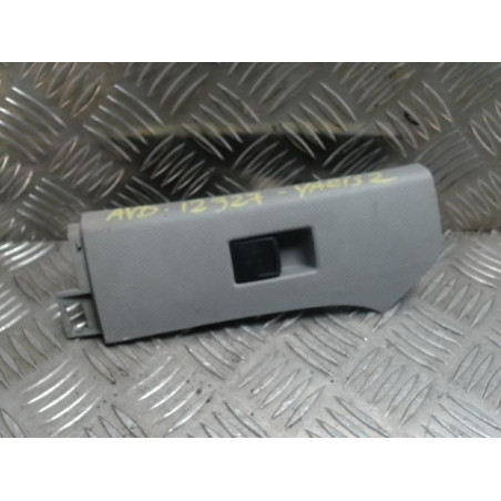 Interrupteur de leve vitre avant droit TOYOTA YARIS 2 PHASE 1 d’occasion