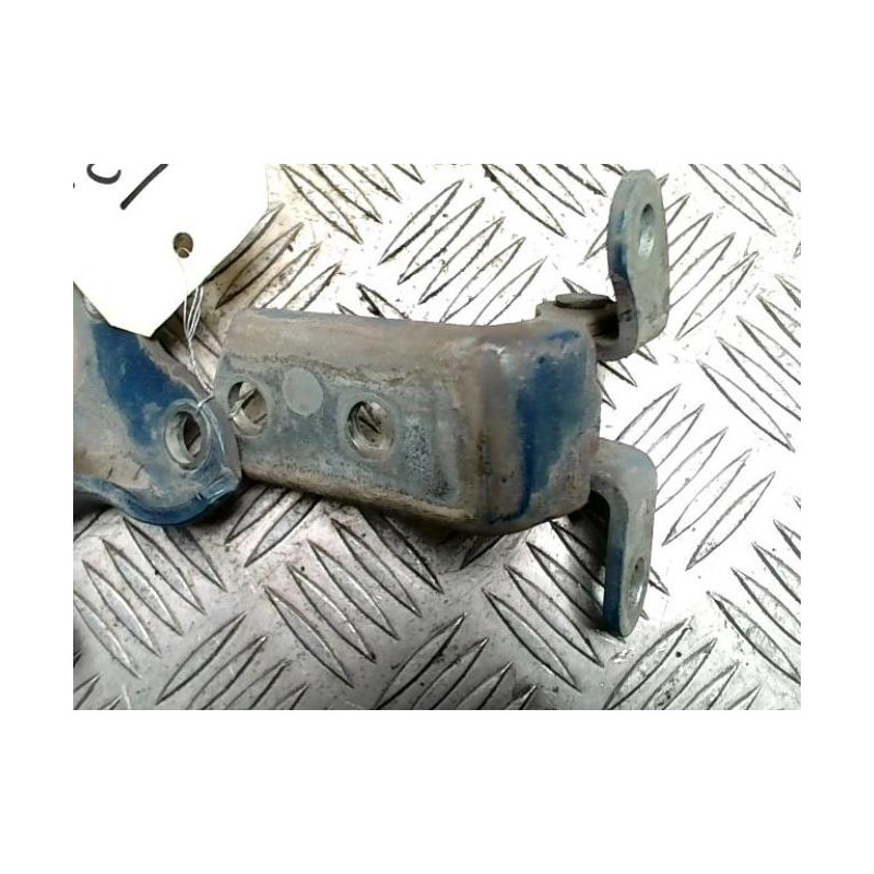 Charniere de porte arriere gauche TOYOTA YARIS 2 PHASE 1 d’occasion