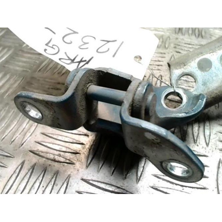 Charniere de porte arriere gauche TOYOTA YARIS 2 PHASE 1 d’occasion
