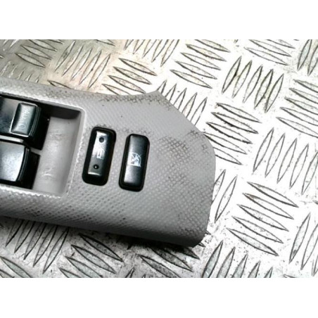 Interrupteur de leve vitre avant gauche TOYOTA YARIS 2 PHASE 1 d’occasion