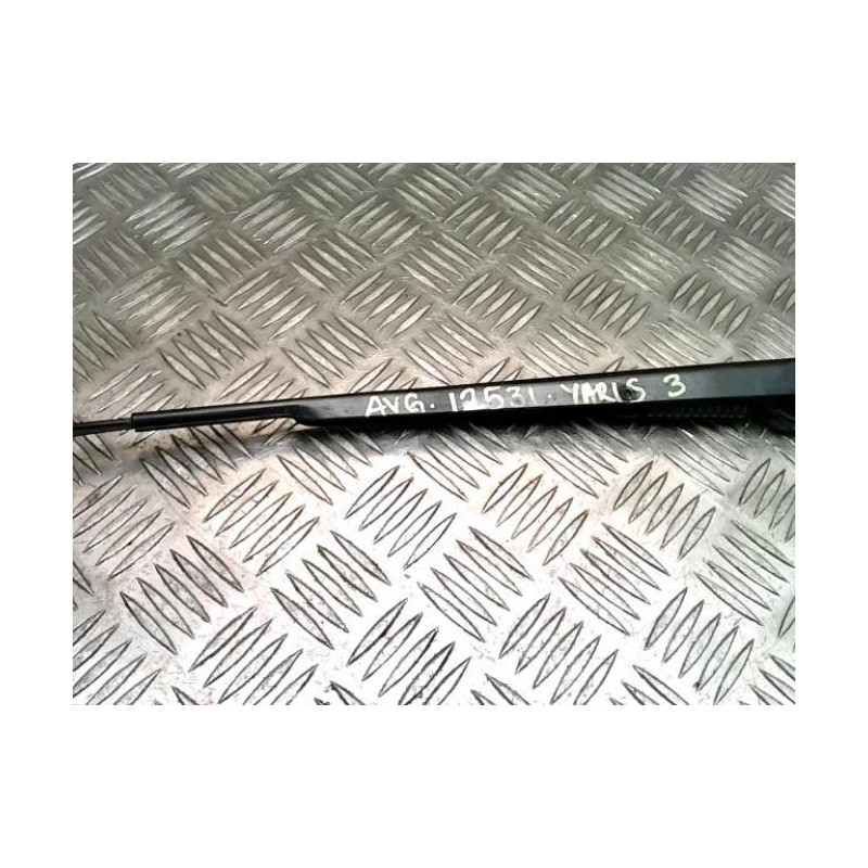 Bras essuie glace avant gauche TOYOTA YARIS 2 PHASE 2 d’occasion