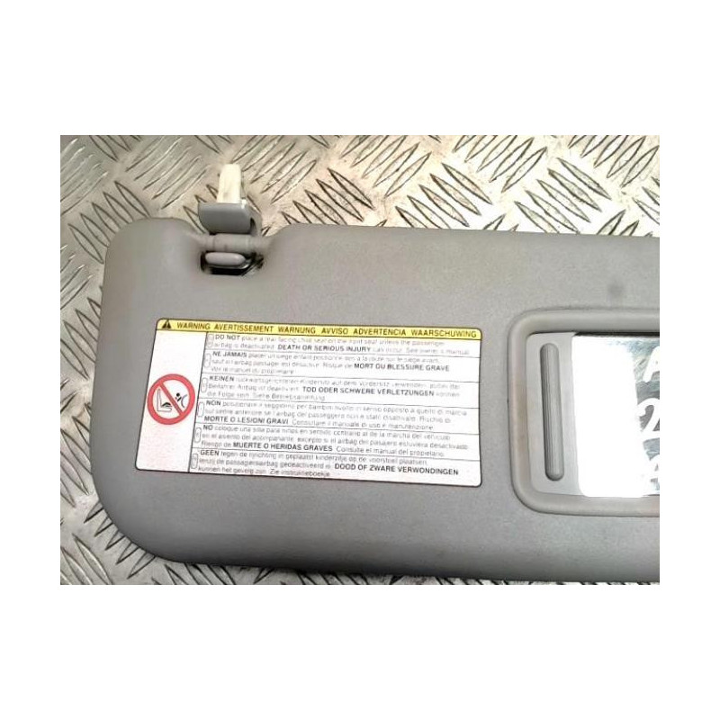 Pare soleil droit TOYOTA YARIS 2 PHASE 1 d’occasion