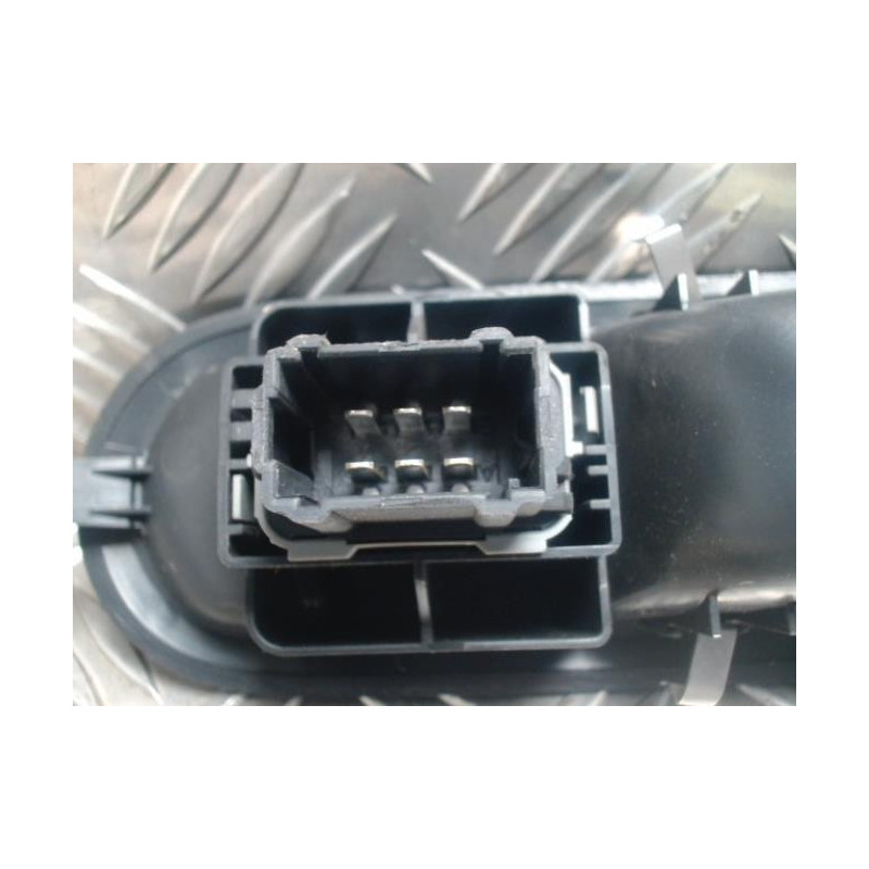 Interrupteur de leve vitre avant droit RENAULT TWINGO 2 PHASE 1 d’occasion