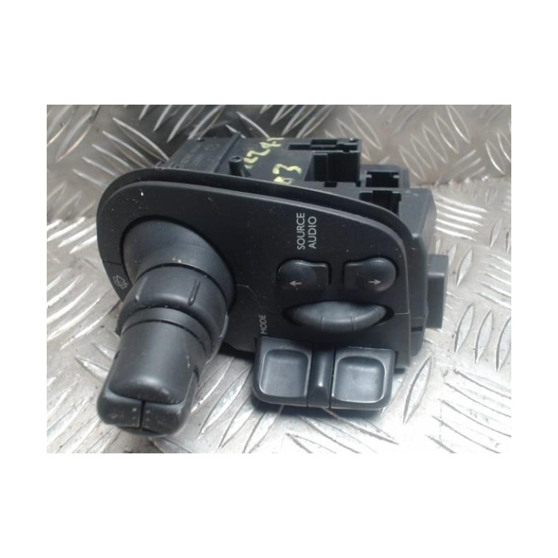 Commodo d'essuie glaces RENAULT CLIO 3 PHASE 1 d’occasion