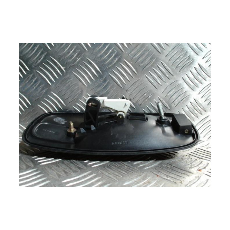Poignee porte laterale droit RENAULT TRAFIC 2 PHASE 1 d’occasion