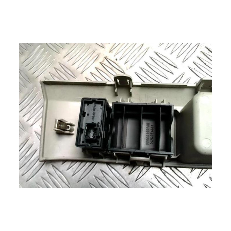 Commande de reglage hauteur de phare NISSAN MICRA 3 PHASE 1 d’occasion