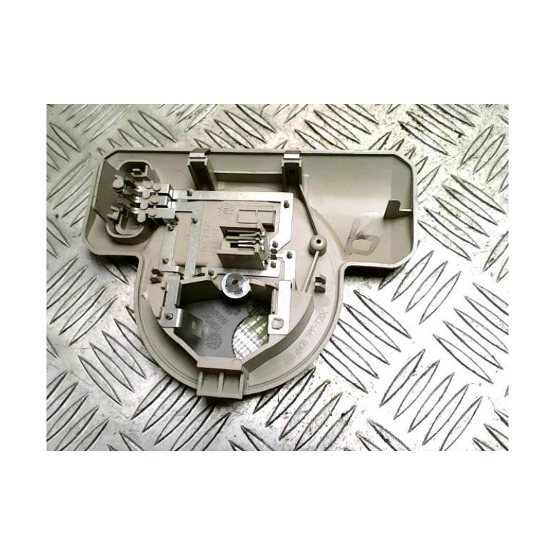 Eclairage de plafonnier NISSAN MICRA 3 PHASE 1 d’occasion