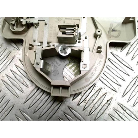 Eclairage de plafonnier NISSAN MICRA 3 PHASE 1 d’occasion