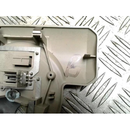 Eclairage de plafonnier NISSAN MICRA 3 PHASE 1 d’occasion