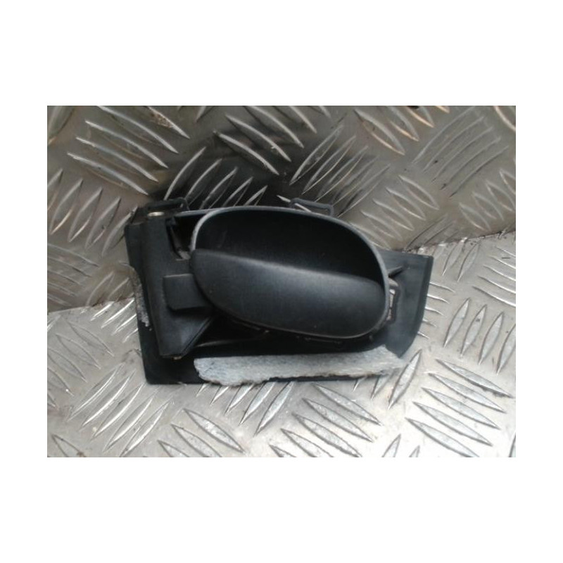 Poignee interieur avant gauche PEUGEOT 206 PHASE 1 d’occasion
