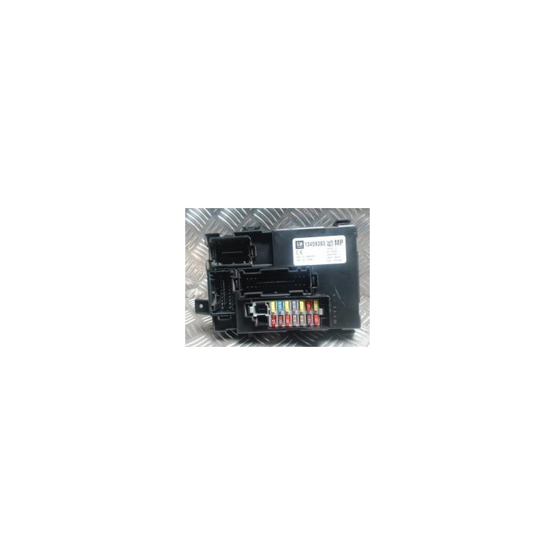 Porte fusible OPEL MERIVA B PHASE 1 d’occasion