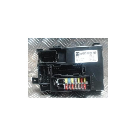 Porte fusible OPEL MERIVA B PHASE 1 d’occasion