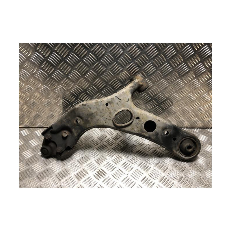 Triangle avant droit TOYOTA RAV4 3 PHASE 1 d’occasion