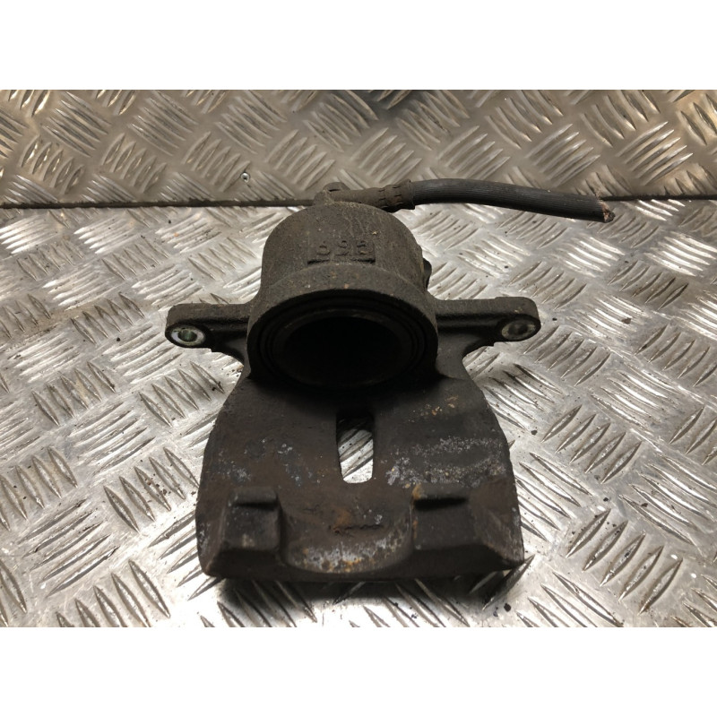 Etrier avant droit (freinage) TOYOTA RAV4 3 PHASE 1 d’occasion