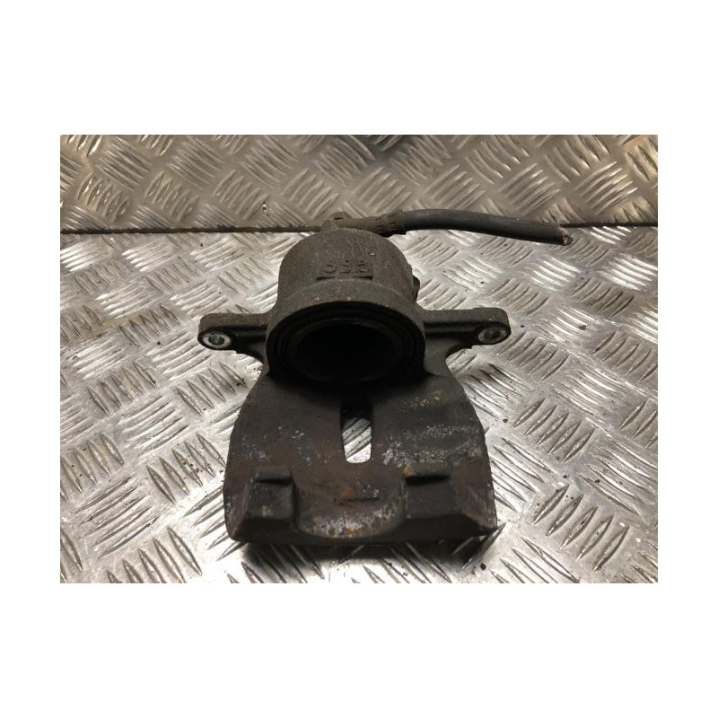 Etrier avant droit (freinage) TOYOTA RAV4 3 PHASE 1 d’occasion