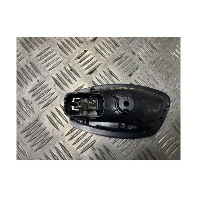 Poignee interieur avant droit RENAULT SCENIC 3 PHASE 2 d’occasion