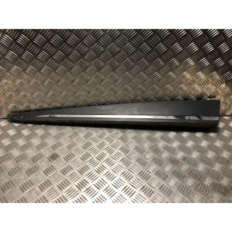 Baguette de porte avant gauche RENAULT CLIO 4 PHASE 2 d’occasion