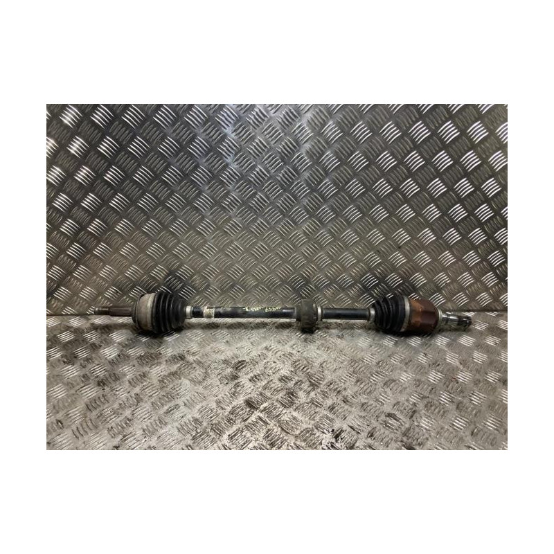 Cardan droit (transmission) TOYOTA YARIS 2 PHASE 2 d’occasion