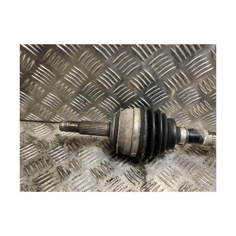 Cardan droit (transmission) TOYOTA YARIS 2 PHASE 2 d’occasion