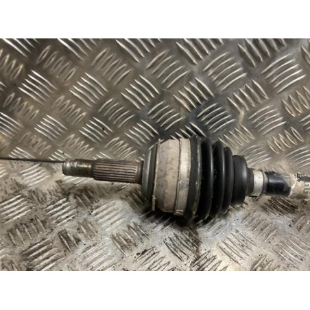 Cardan droit (transmission) TOYOTA YARIS 2 PHASE 2 d’occasion