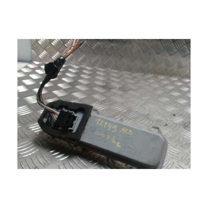 Platine feu arriere droit RENAULT CLIO 2 PHASE 1 d’occasion
