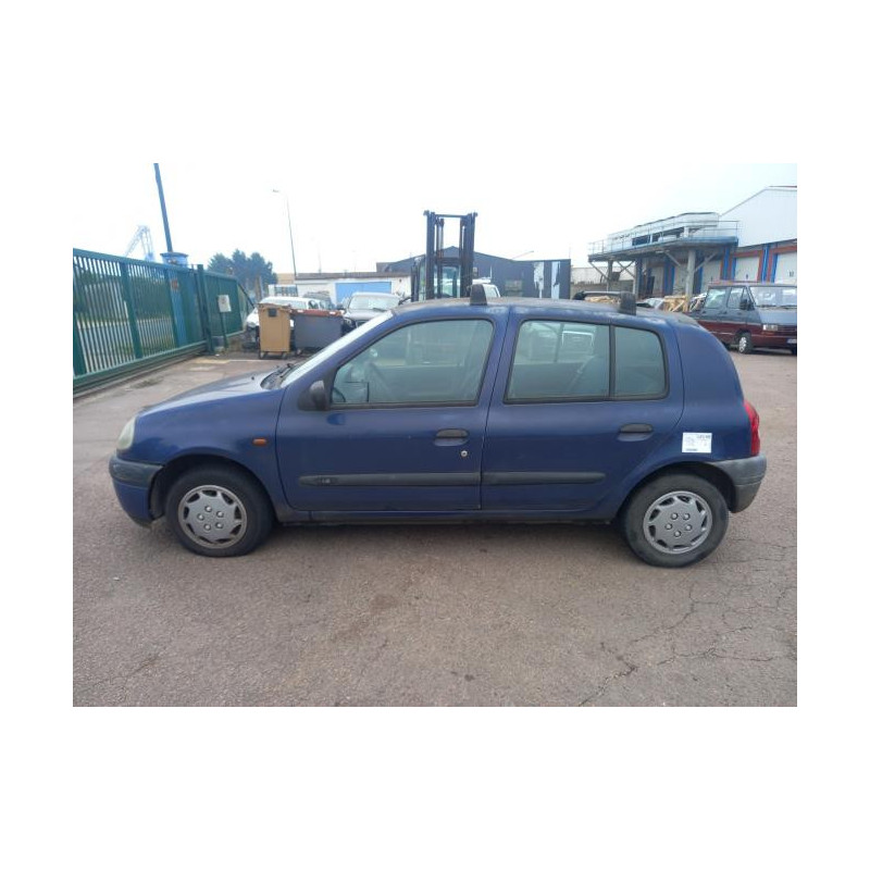 Platine feu arriere droit RENAULT CLIO 2 PHASE 1 d’occasion