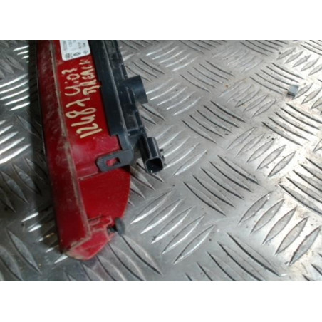 Feu arriere stop central RENAULT CLIO 3 PHASE 1 BREAK d’occasion