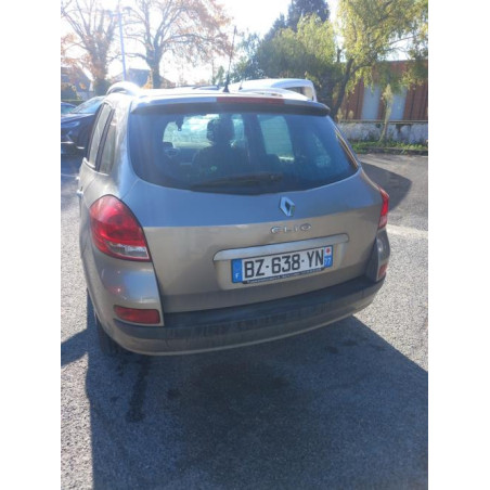 Feu arriere stop central RENAULT CLIO 3 PHASE 1 BREAK d’occasion